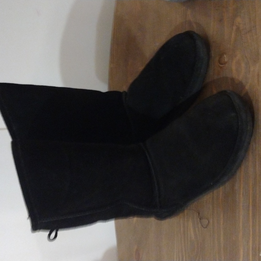 womens Bearpaw black suede boots size 7